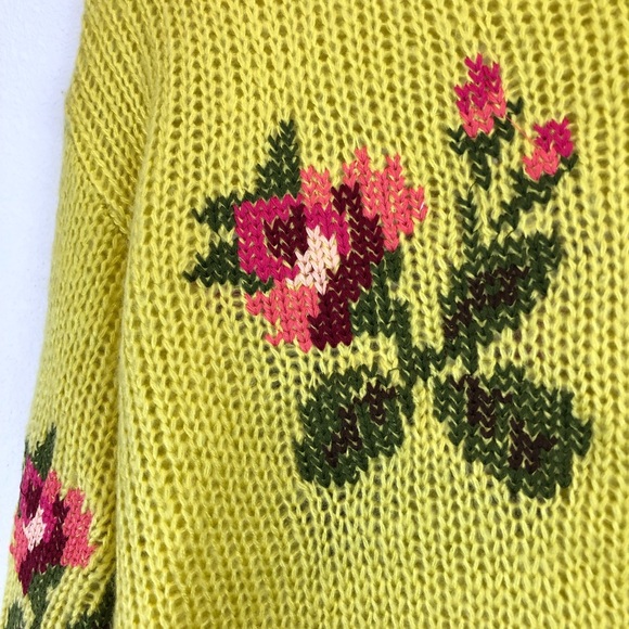 Davi&Dani Floral Knit Distressed Sweater - Picture 4 of 5